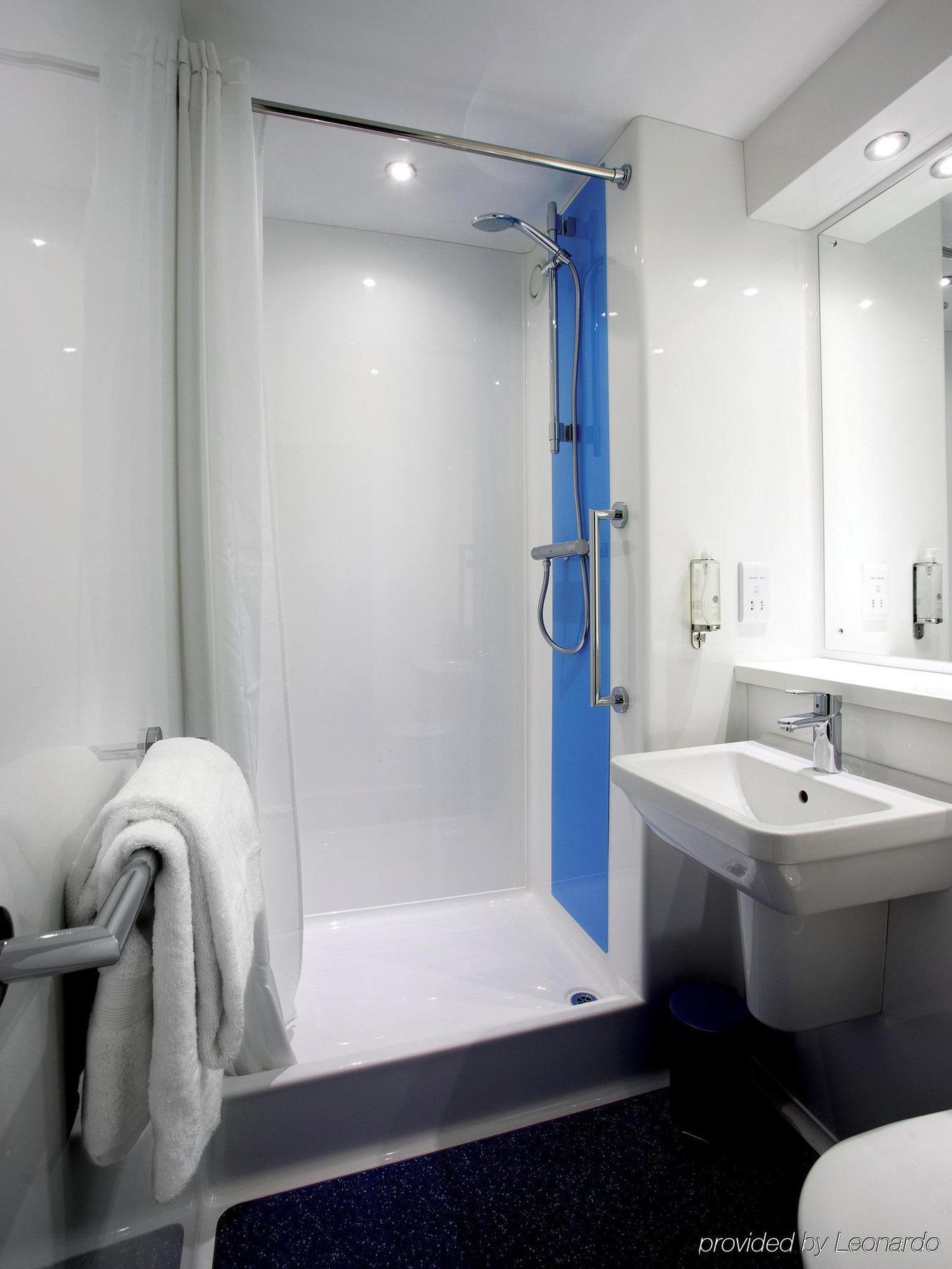 Travelodge Newcastle Central Bagian luar foto