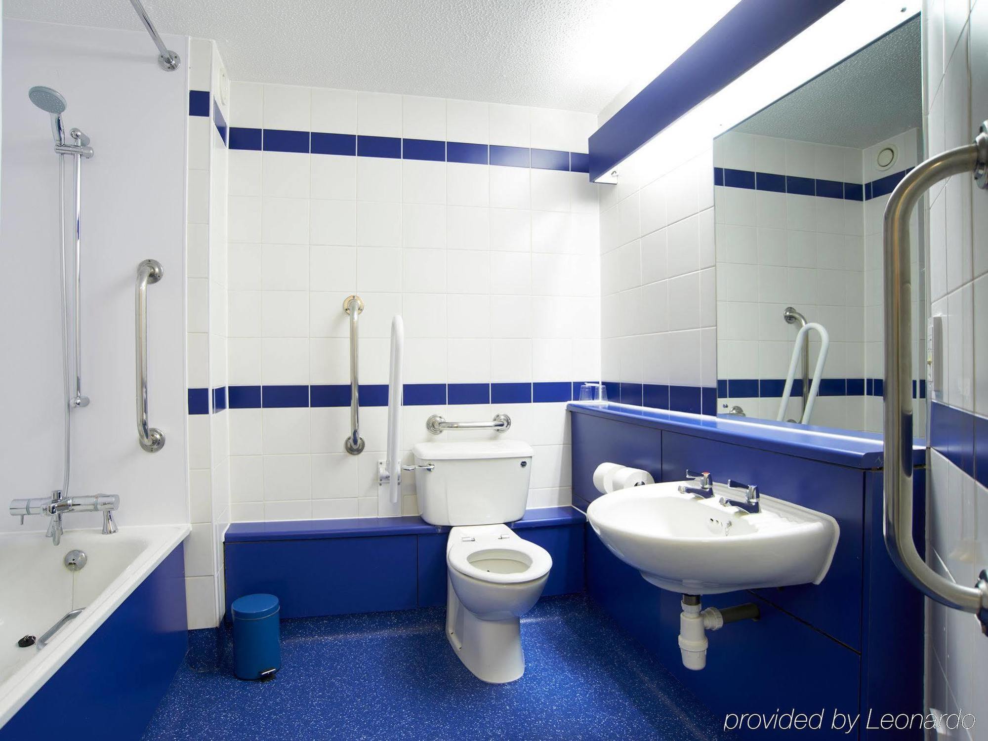 Travelodge Newcastle Central Bagian luar foto